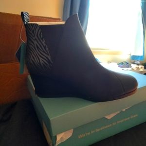 Tom's Kelsey Wedge Bootie